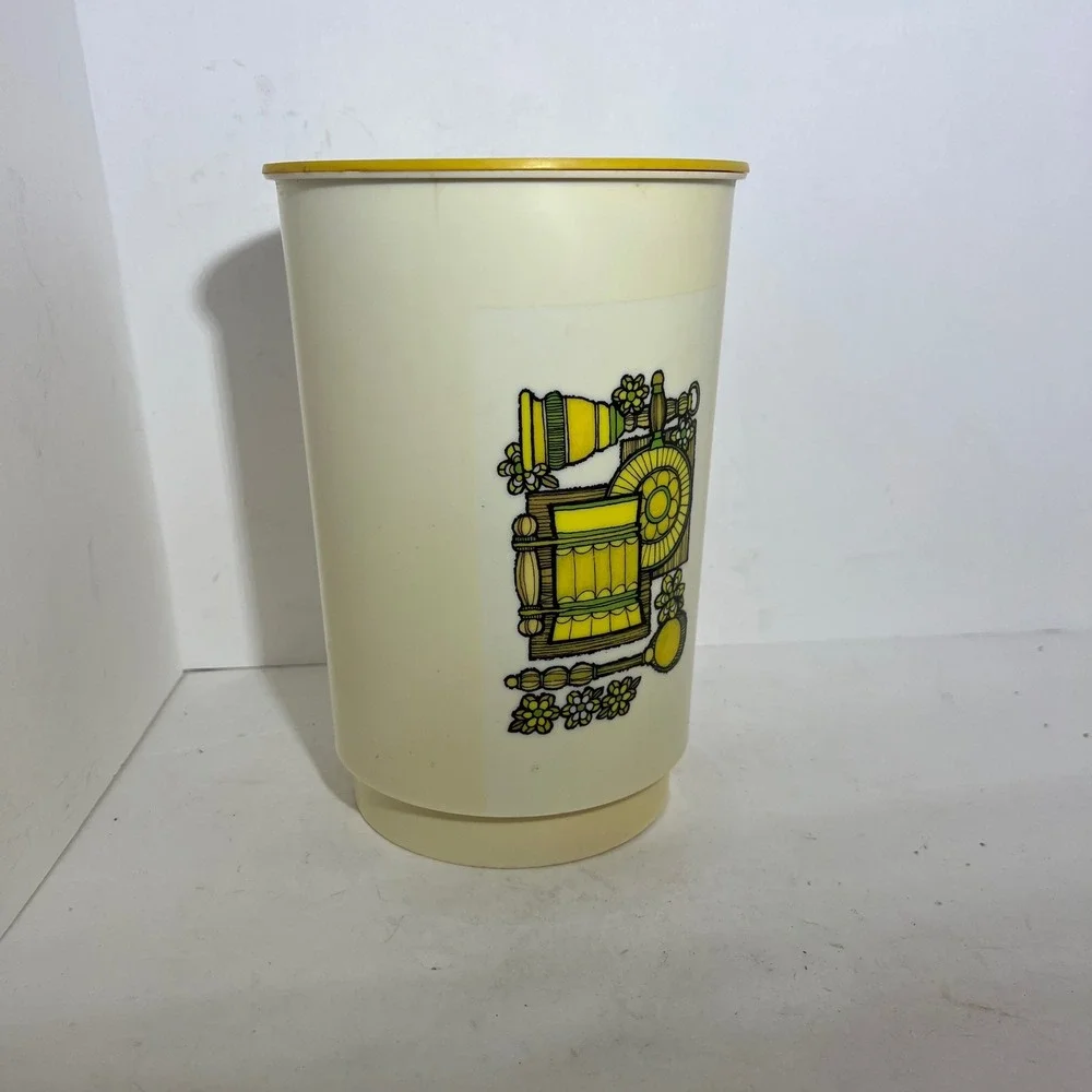 N/A vintage plastic